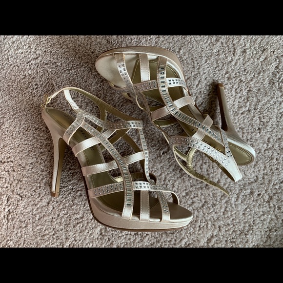 Audrey Brooke. Size 7. AB Elisa heel - Picture 2 of 3